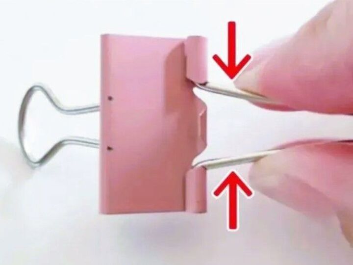 ごちゃつくケーブル類は「ダブルクリップ」で一発解決!やってみたら…めっちゃ快適♡