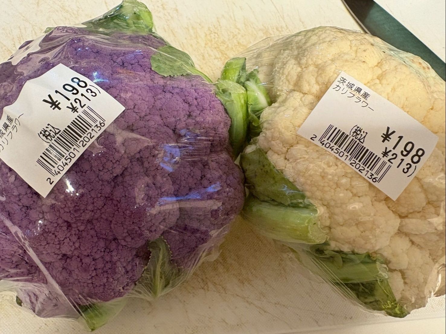 こんなカリフラワーの白と紫を買ってきました！