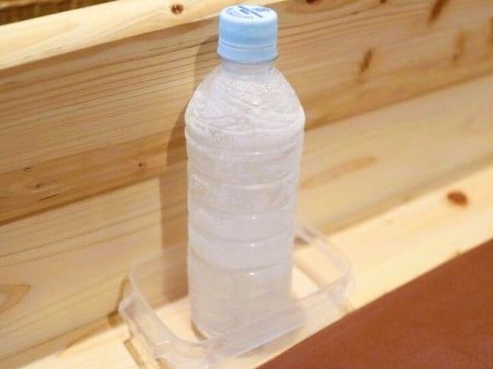 凍らせたペットボトルで「除湿」できる!?電気代ゼロの裏ワザ【やってみた】