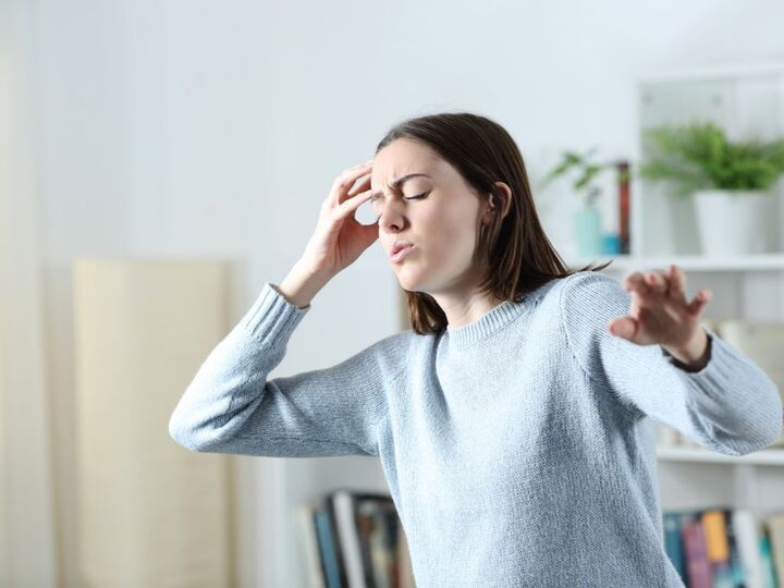 最近、なんだかクラクラする…。更年期世代の「めまい」は放置しちゃダメ!今すぐできる対処法とは