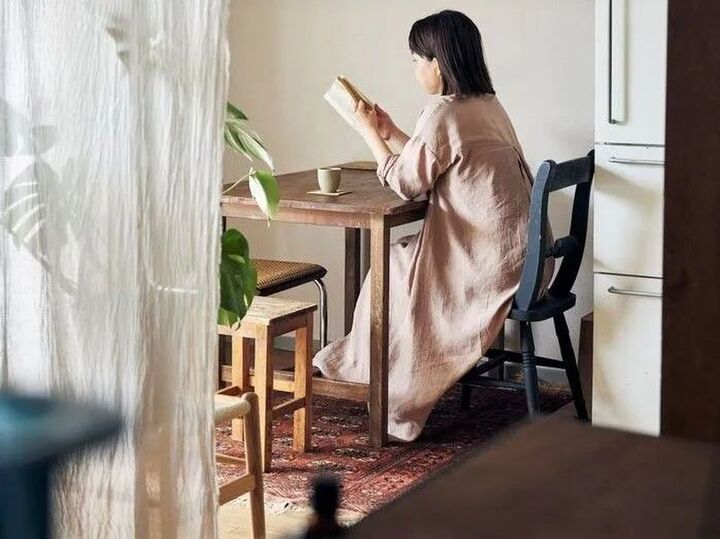 【50代の一人暮らし】築45年賃貸団地の〈古いキッチン〉見た目が素敵に見える秘密。