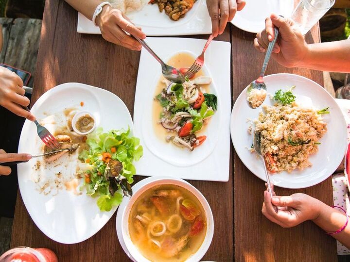 20kg痩せた管理栄養士の「やせるために絶対とってほしい栄養」。外食のときも意識すれば、スルッと体重が落ちやすくなる♪