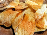 魚介風味の旨辛コンソメポテトチップス！市販のポテトチップスにコレをかけるだけ！