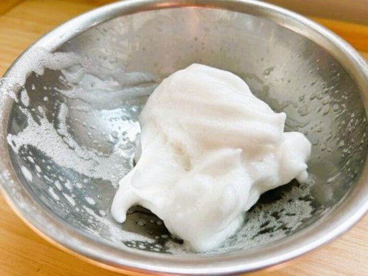 たった2分で作れちゃう!?ハンドミキサーなしでふわふわの「メレンゲ」を作る裏ワザ、やってみたら…?