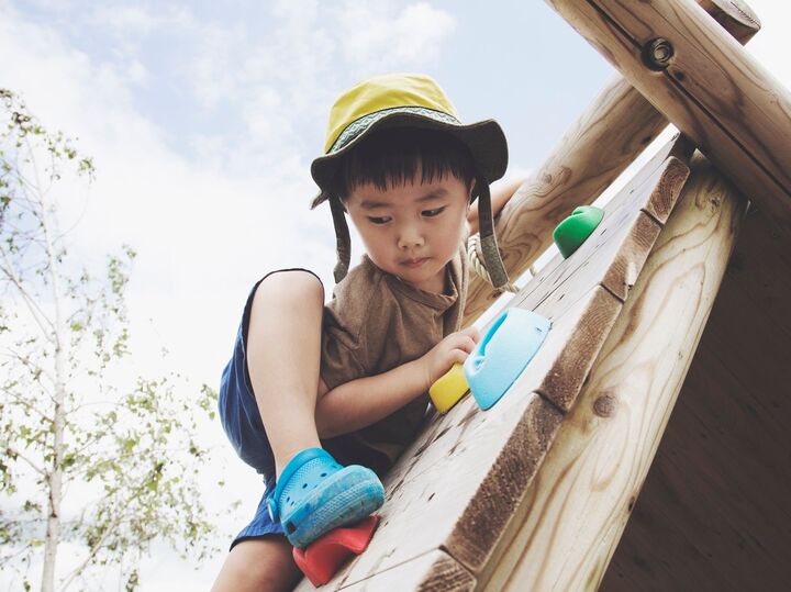 SNSに溺れない子に!世界の見方が変わる〈深く考える力〉を身につける方法