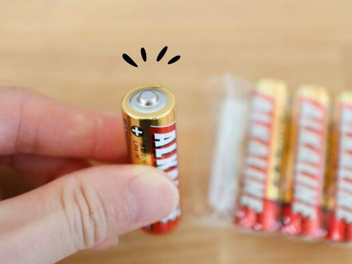 乾電池を買ってきたらすぐにやること。いざという時に助かりますよ♪