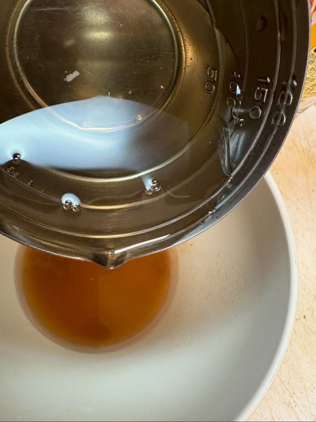 少量のお水で和風だしを溶かしたところに調味酢を加えます！