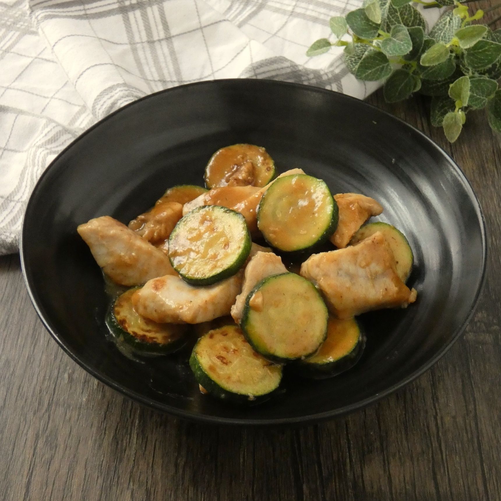 ご飯がモリモリ食べられる！「カジキとズッキーニの味噌焼き」
