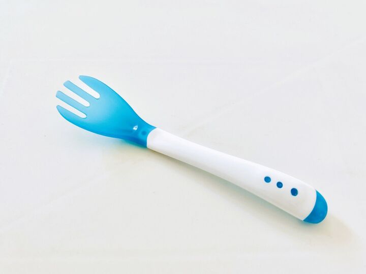【セリア】青いミニフォーク?一体コレなーんだ!「何本も欲しくなる」理由に、うん納得~♪