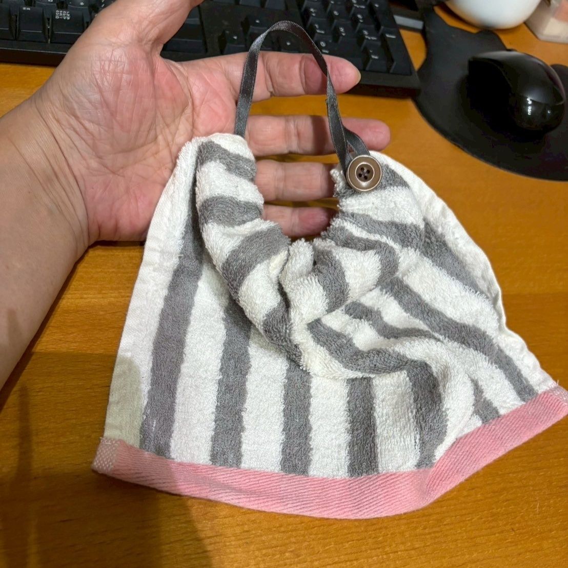きゅっと絞ってボタンにループをかけたら完成です!