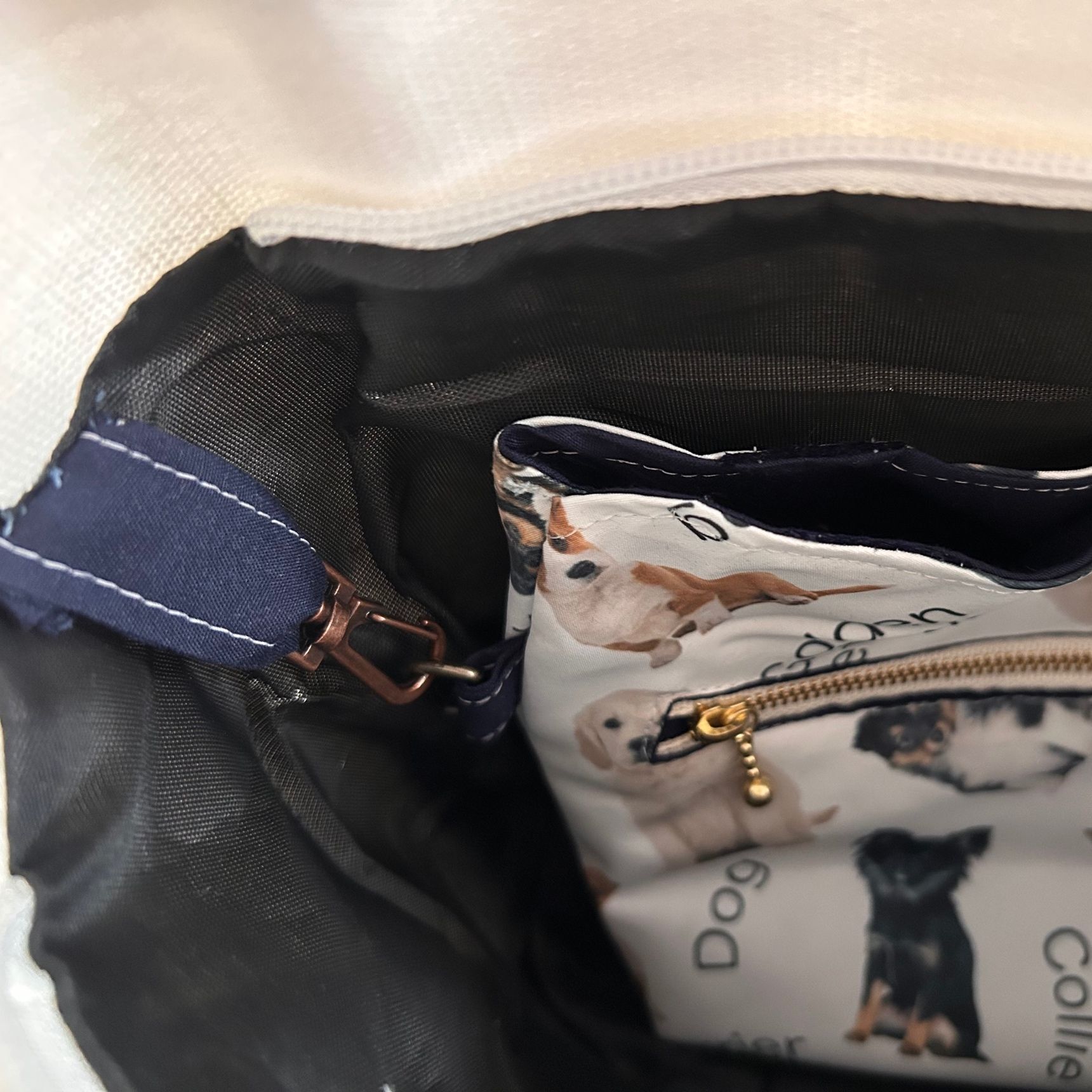トートバックと手持ちのバックをジョイント