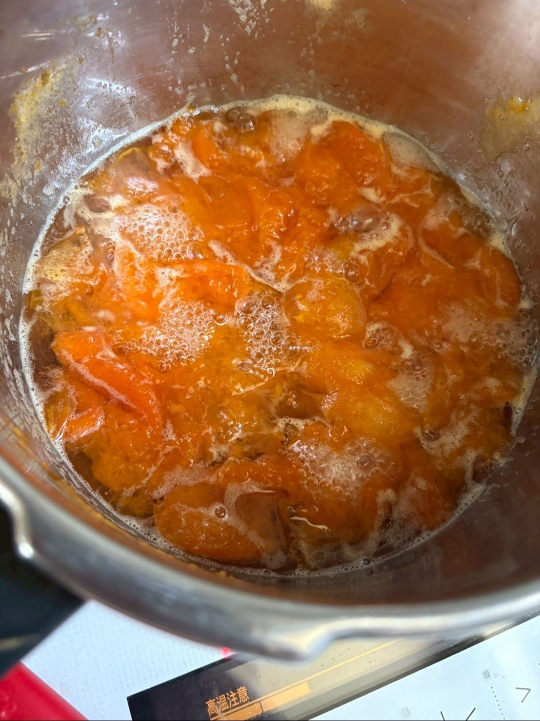 コトコト煮ると実が崩れて全体的にとろみが出てきます。
