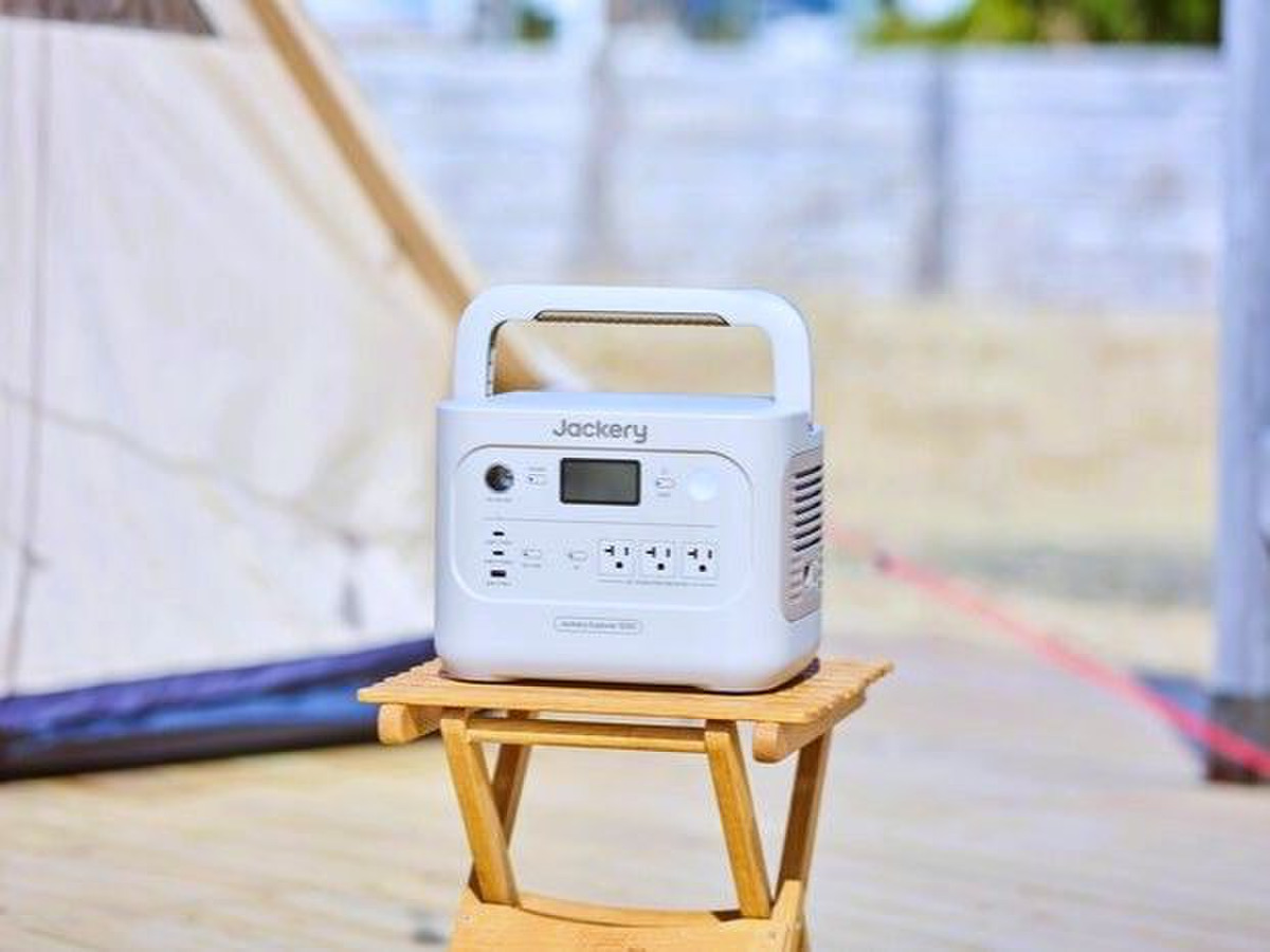 〈屋外での充電〉に大活躍！！超軽量・見た目もオシャレな〈ポータブル電源〉をAmazonセールでお安くゲット！この値段なら即買いです♪