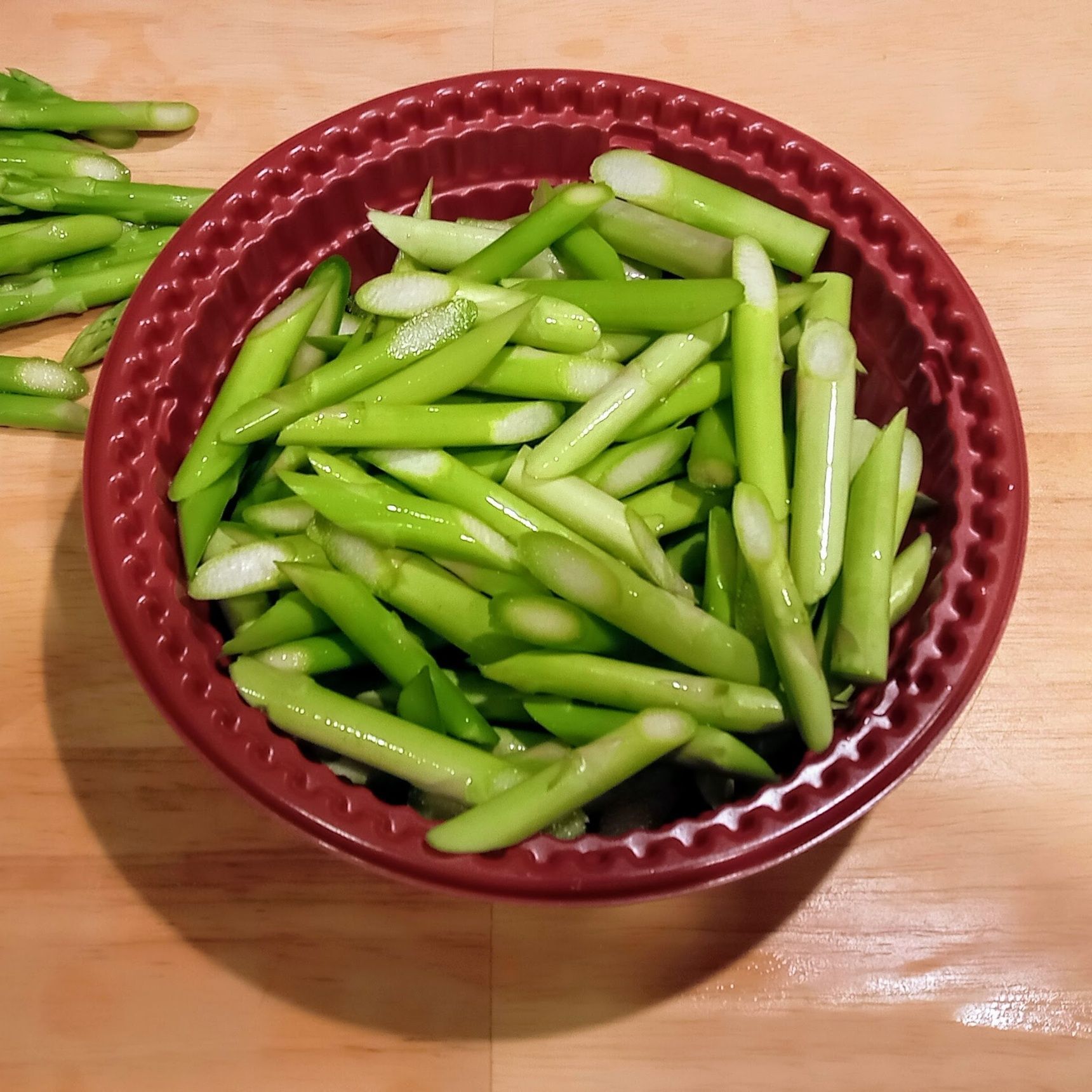 適量の長さにカットしてレンチン2分（まずは茎のみ）