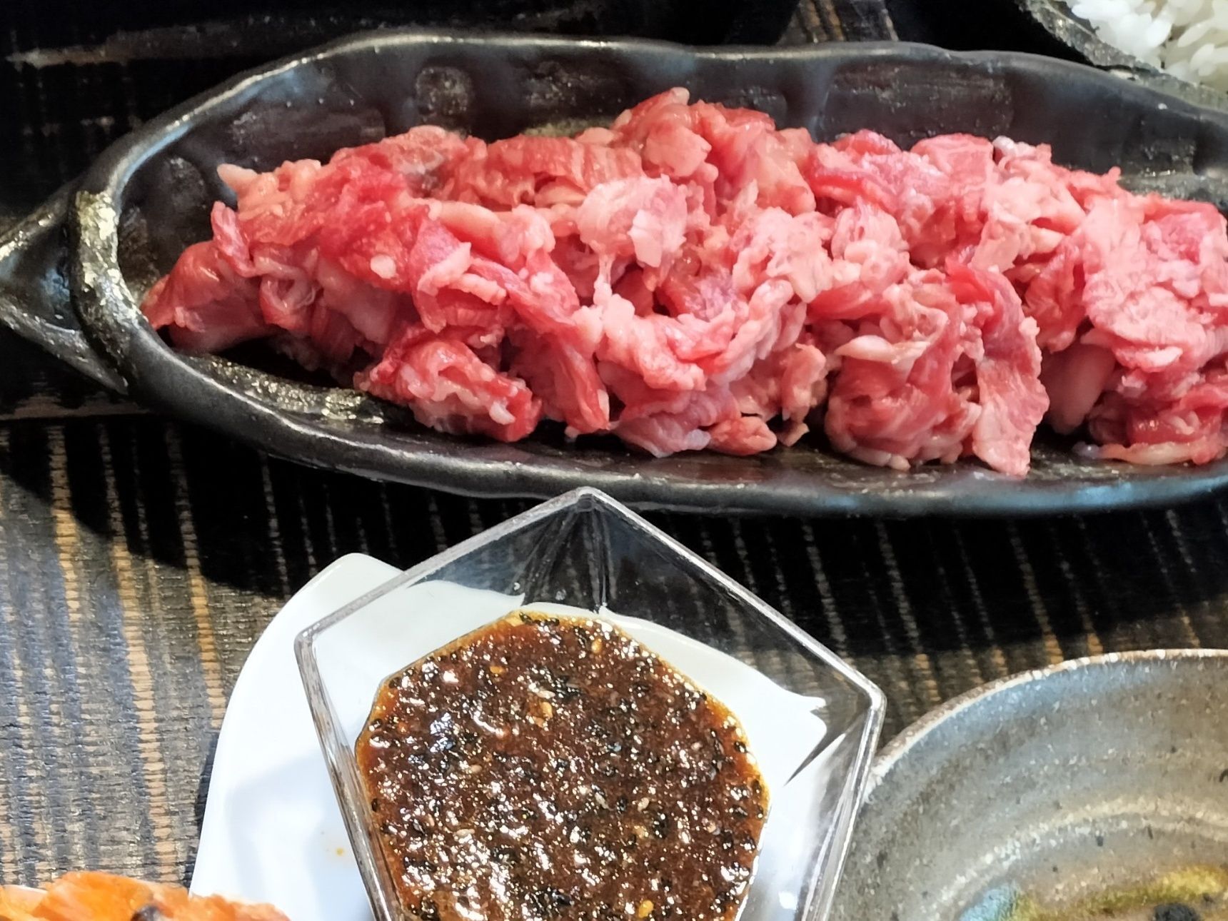 6.牛肉は、少し小さめに切って盛り付ける
