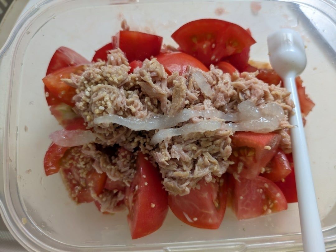 ツナ、調味料をすべて入れて混ぜ合わせる