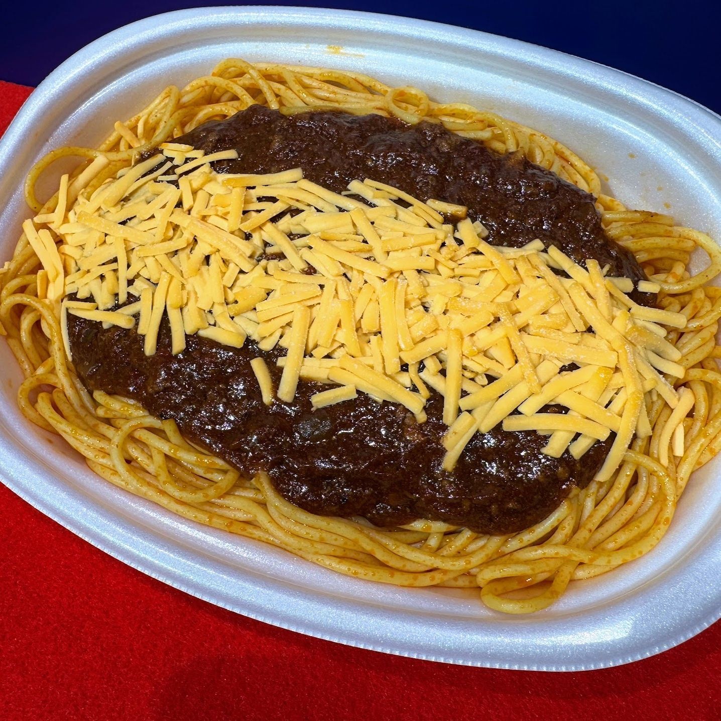 ビッグサイズでパーティー料理にもぴったり！「シンシナティ・チリ　チリミートソース＆チェダーチーズ」