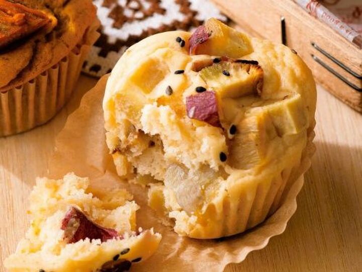 【オイルなし、グルテンなし】ヘルシーで満足感たっぷり♡『焼き芋マフィン』じんわり幸せスイーツ!