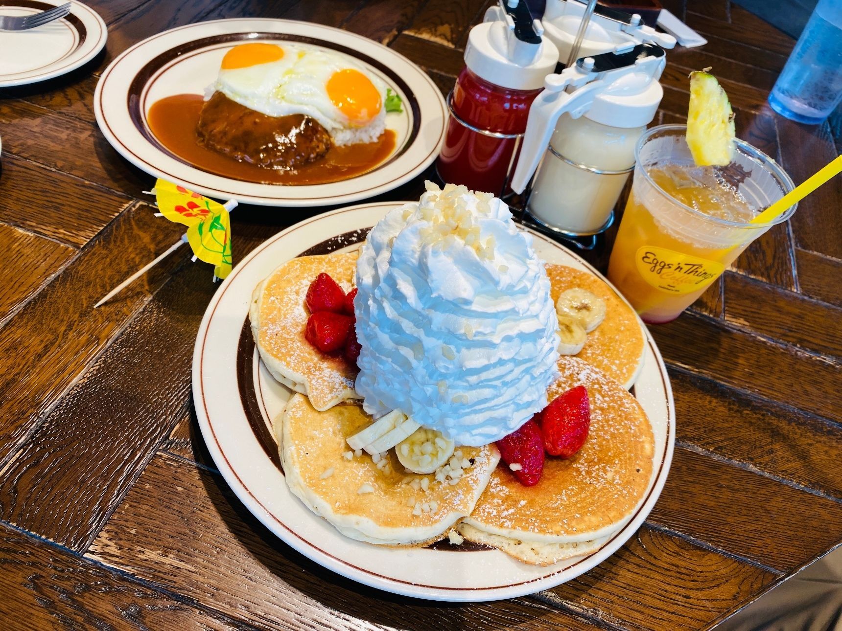 見ただけでもお腹がいっぱいになりそうな巨大ホイップクリーム！ふわふわで軽い！ペロリ完食！