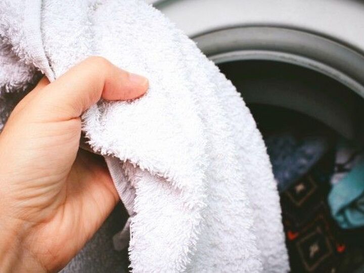 ティッシュまみれの洗濯物を復活させる方法。驚くほどキレイになりますよ♪