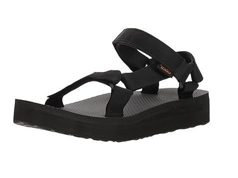 今すぐ欲しい！【テバ、ロキシー、リーボック】人気サンダルをAmazonタイムセールでお安くゲット♪