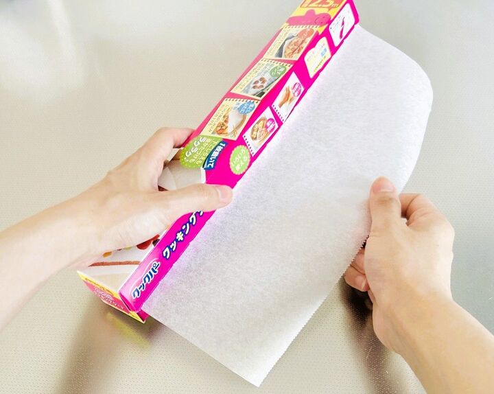 ラップで保存、やめました。「オーブンにしか使えない…」と思っていたシートが、実はキッチンで大活躍!