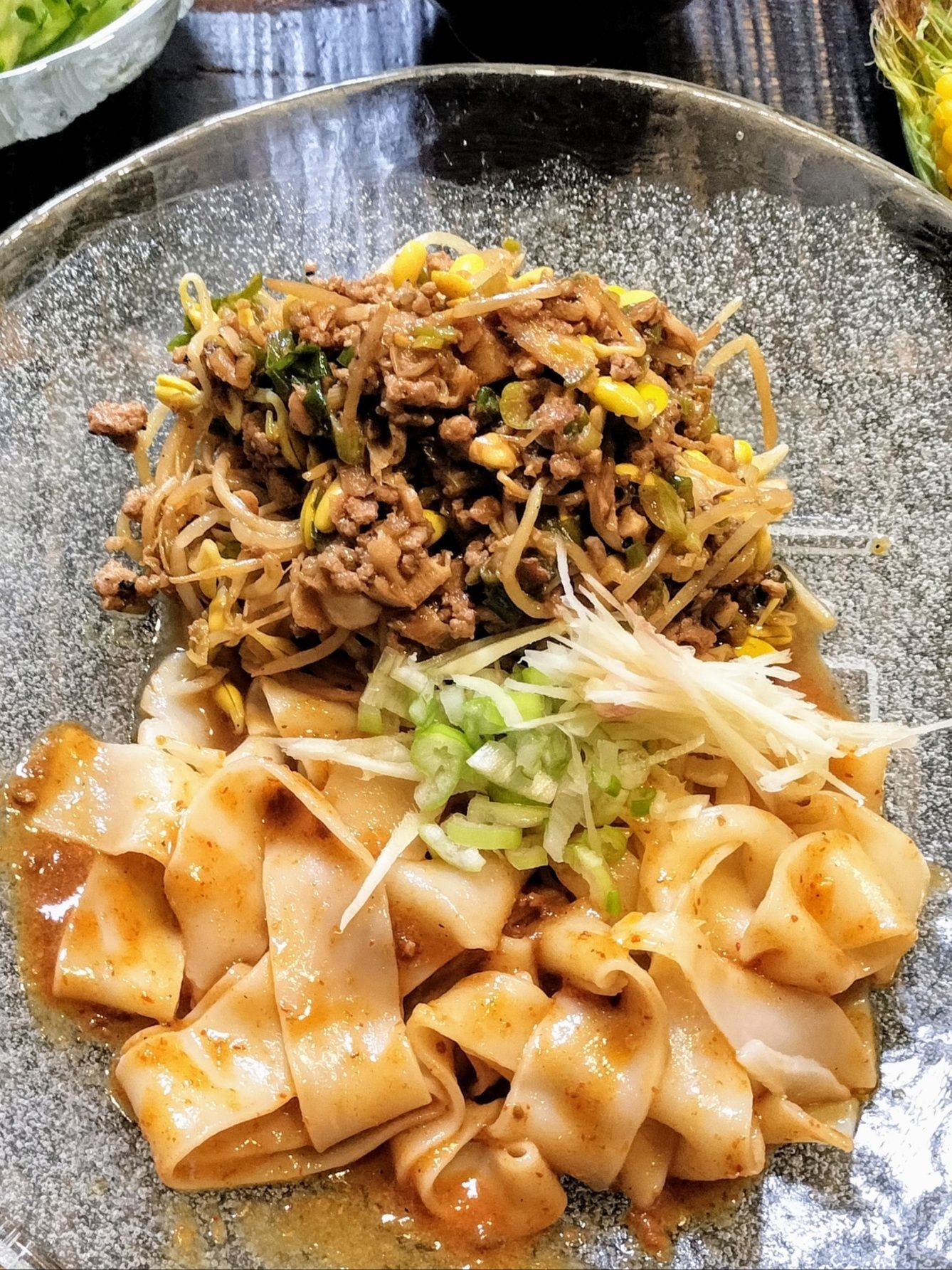 もちもち平麺とピリ辛ソース！ビャンビャン麺の具材！肉野菜炒め！