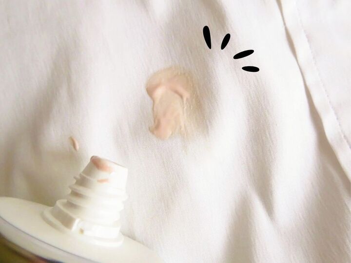 服についた日焼け止めをキレイに落とす方法!絶対にやっちゃいけないNG行動も【徹底検証】