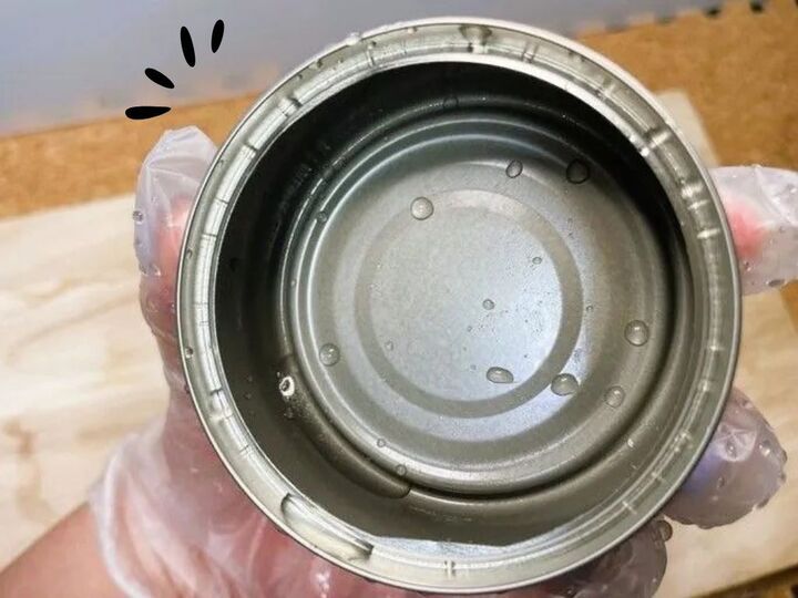 ツナ缶のギトギト油、洗剤じゃムリだった…!→100均アイテムでまさかの無臭に!?