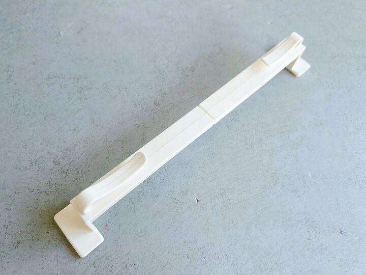 【セリア】白いタオルバー…?一体コレなーんだ!「家じゅうのゴミ箱に欲しくなる」理由に納得~!