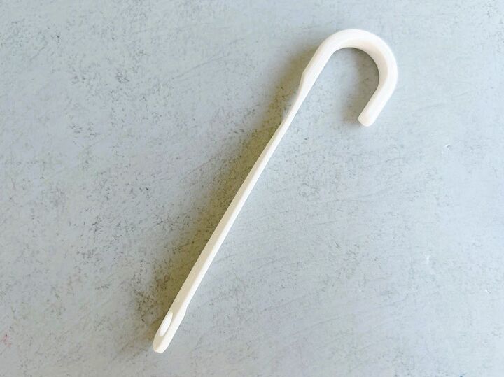 地味にイライラするんだよね…。【セリア】「くるくる回る」「落ちる」ストレスがなくなる〈スティック状のパーツ〉が家じゅうで大活躍~!!