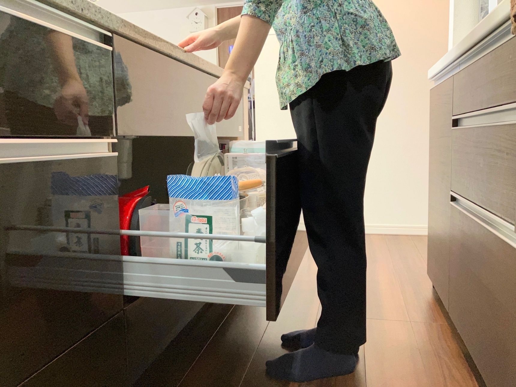 キッチンの食材を立てて入れるのにも役立ちます