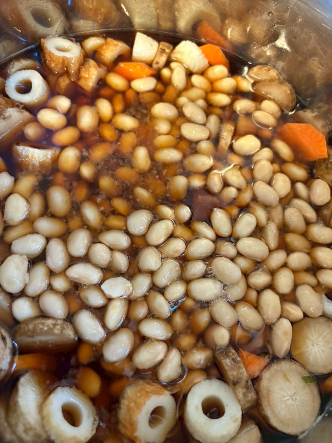 大豆を加えます。