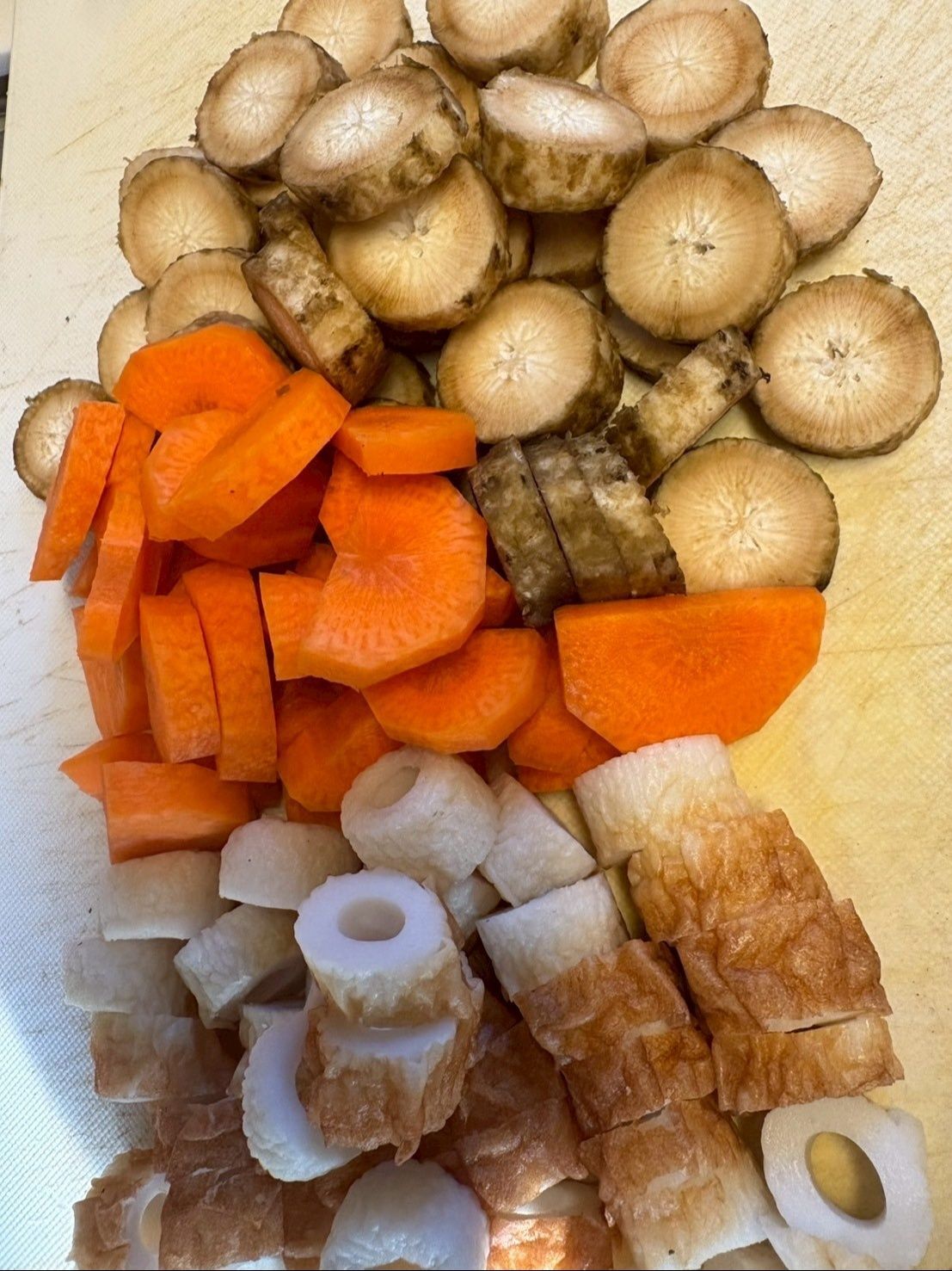 野菜は輪切りのコロコロした感じに切りました。