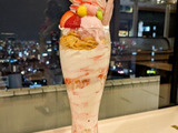 夜景見ながらパフェ食べてきた！