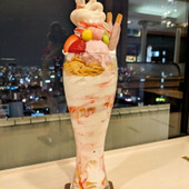 夜景見ながらパフェ食べてきた！