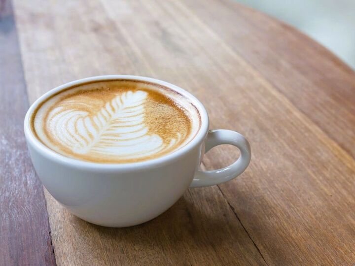 【40代・50代必見】そのコーヒー、飲みすぎかも?薬剤師が教えるカフェイン摂りすぎリスク&眠気対策