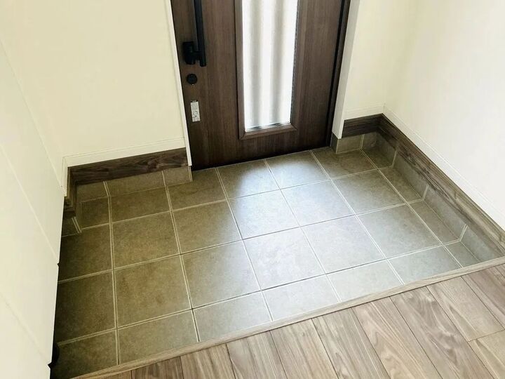 ゴシゴシ洗いはもう不要!『玄関掃除』はこの方法でピカピカになりますよ♪