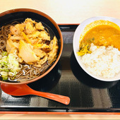 【福岡民の初潜入】「座れる！」立ち食いそばに二度驚かされた。