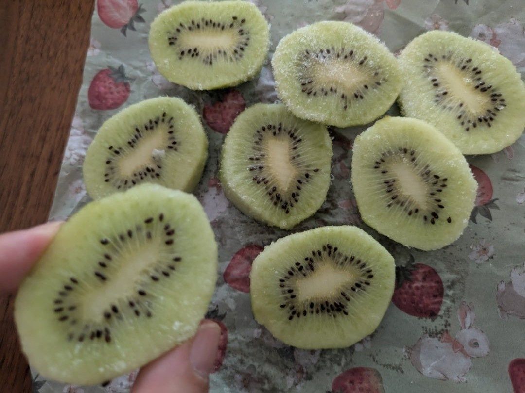 ひんやりさっぱり冷凍キウイ