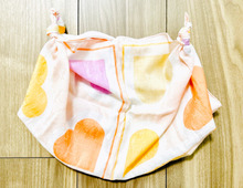 1枚のハンカチを結ぶだけで…！？びっくりするほどオシャレな「手提げバッグ」できちゃいました！