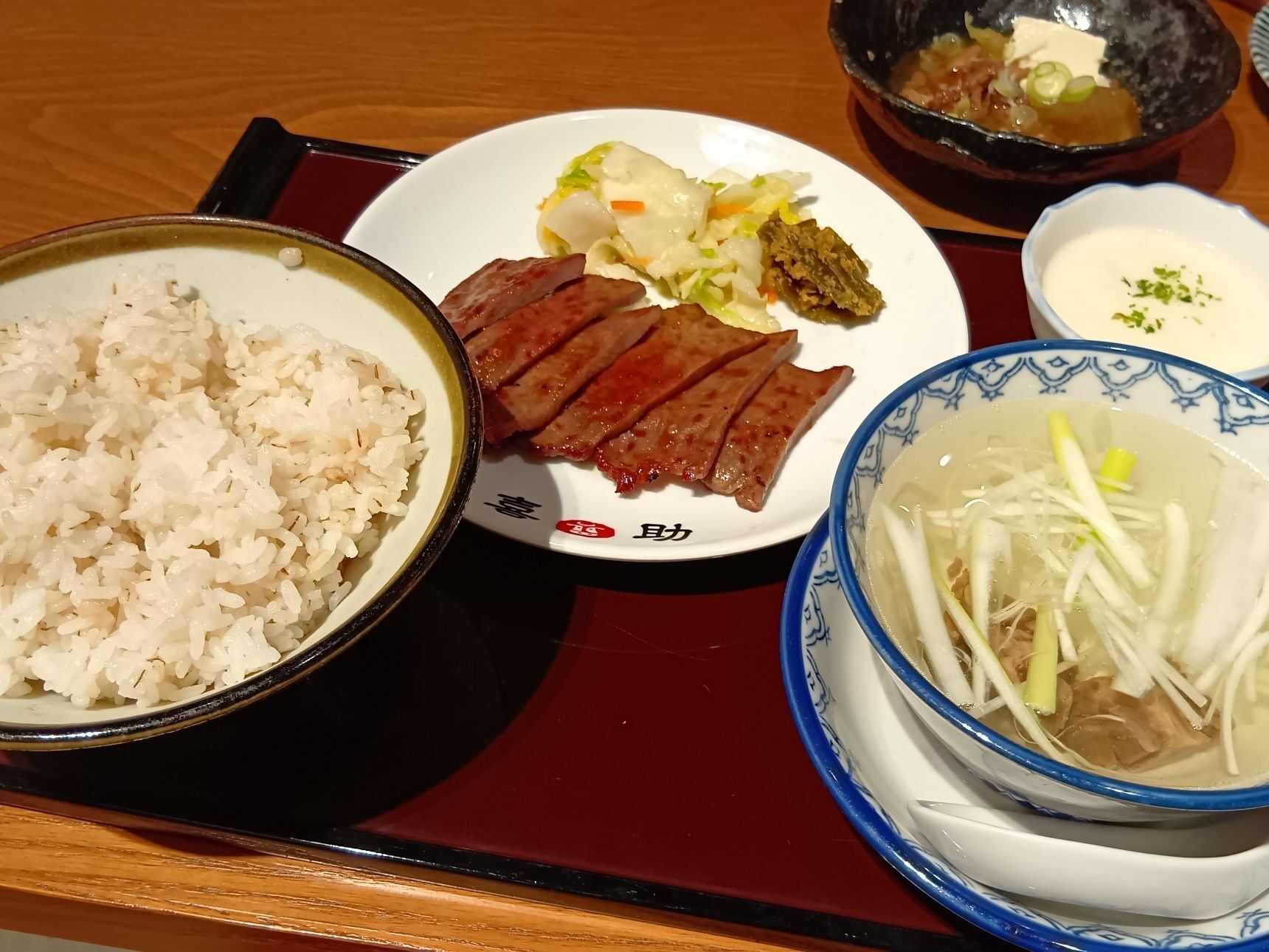 KITTE大阪でランチ！モリモリ食べて残暑を乗り切る！コスパ最高＆味も食べ応えも抜群の仙台牛たん～！