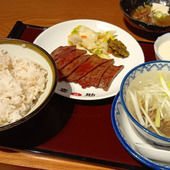 KITTE大阪でランチ！モリモリ食べて残暑を乗り切る！コスパ最高＆味も食べ応えも抜群の仙台牛たん～！