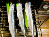 この一手間でさらに美味しさアップ！「さんまの葱のはさみ焼き」
