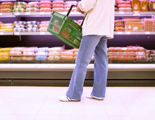 秋のスーパー、実は誘惑がいっぱいなんです！月の食費2万台の人が「この時期ゼッタイに買わないモノ」3つ