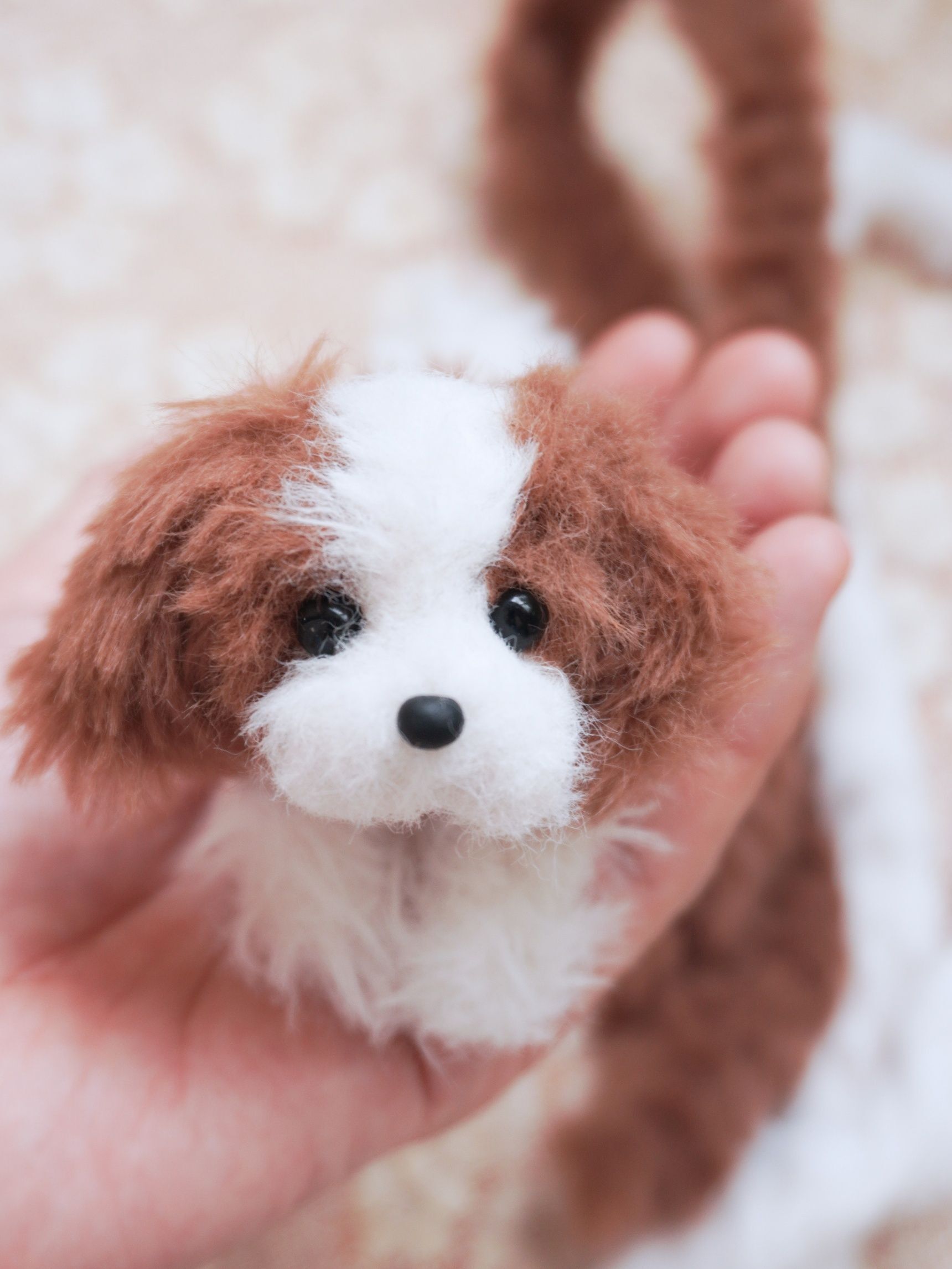 【手芸動画】ダイソーのふわふわモールで作るキャバリアの作り方