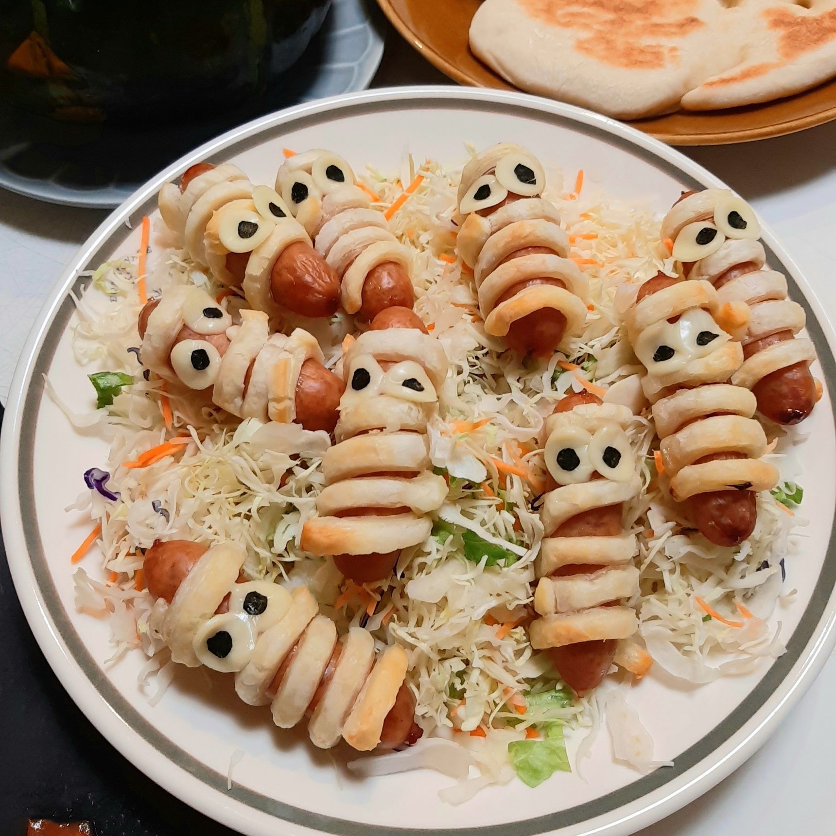 ウインナーでミイラ男