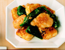 1枚150円の鶏むね肉で作る「鶏むね肉と豆腐のみそ照り焼き」の作り方。こってり味で、白いごはんによく合いますよ♪