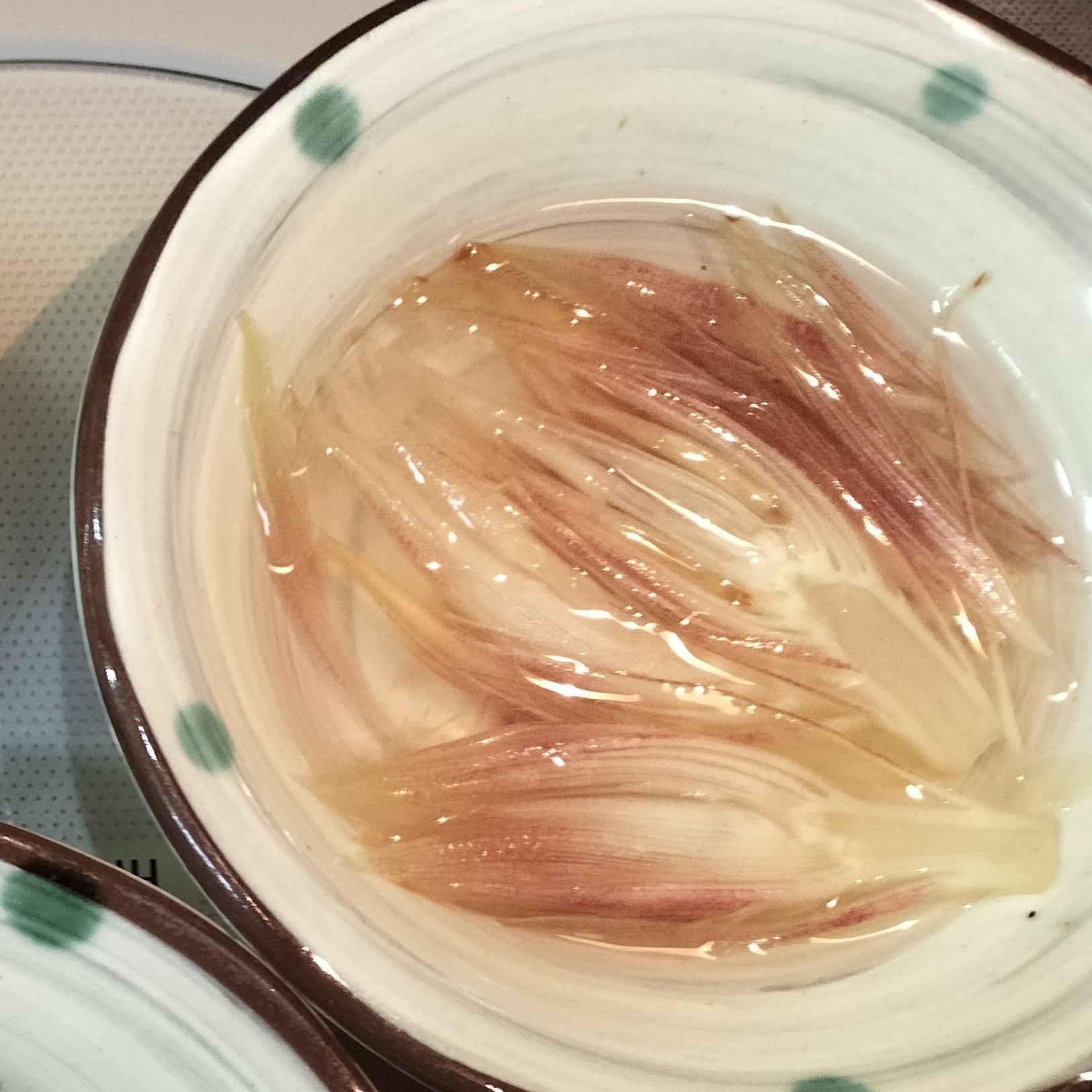 3.みょうが（1本）をスライスする→新生姜の甘酢漬けの漬け汁につける