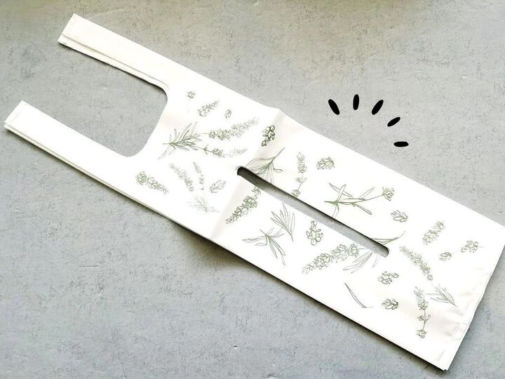 【ダイソー】穴が空いたビニール袋!?→買い物用でもゴミ捨て用でもなく、実はキッチンで大活躍でした♪